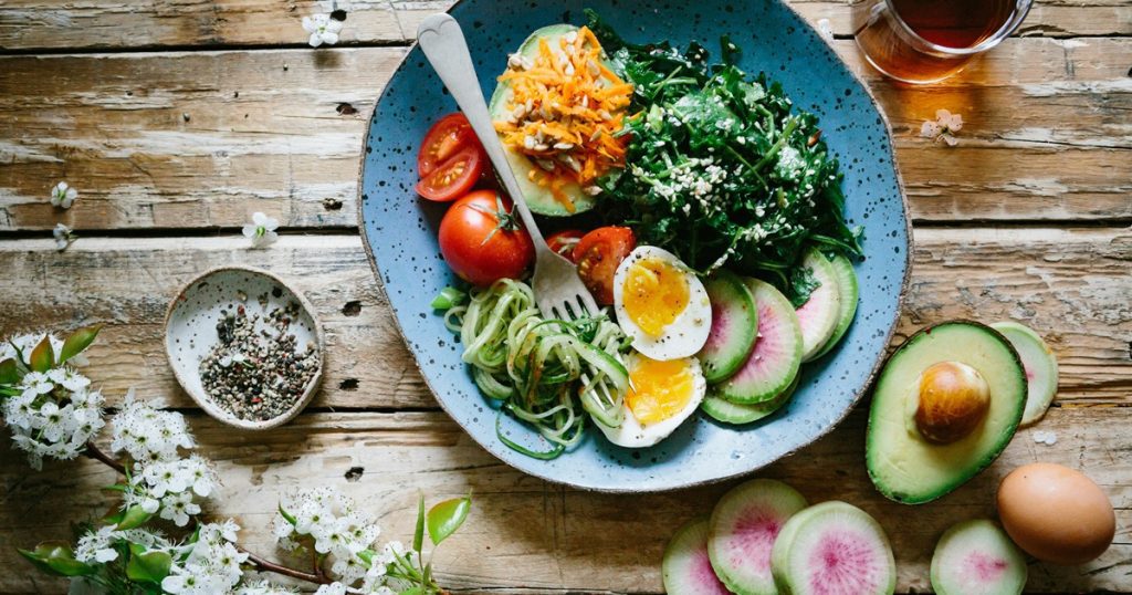 Plates of healthy food. eat sustainably - article Silver Magazine www.silvermagazine.co.uk