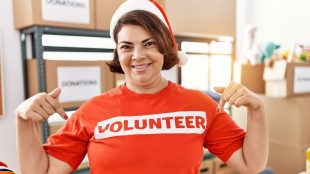 How to volunteer at Christmas article on Silver Magazine www.silvermagazine.co.uk