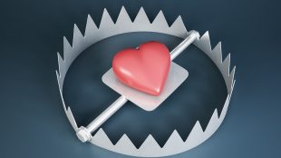 red flags online dating article on Silver Magazine www.silvermagazine.co.uk