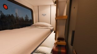 photo shows sleeper bunk in a train room on new trains in Europe launched by Nox. Sleeper train network launched Europe – article Silver Magazine – www.silvermagazine.co.uk