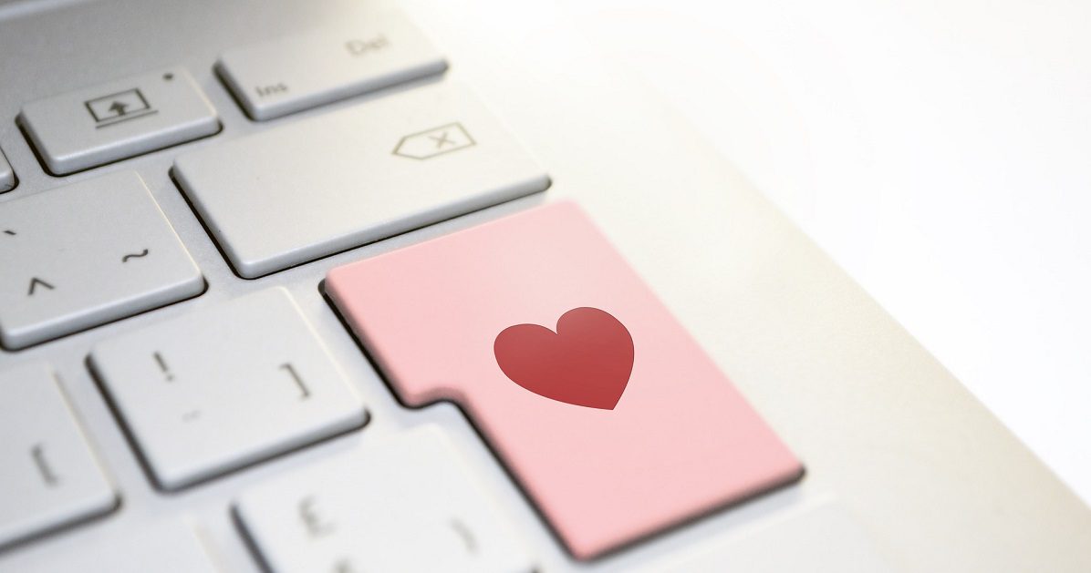 Stay safe online dating tips Silver Magazine www.silvermagazine.co.uk